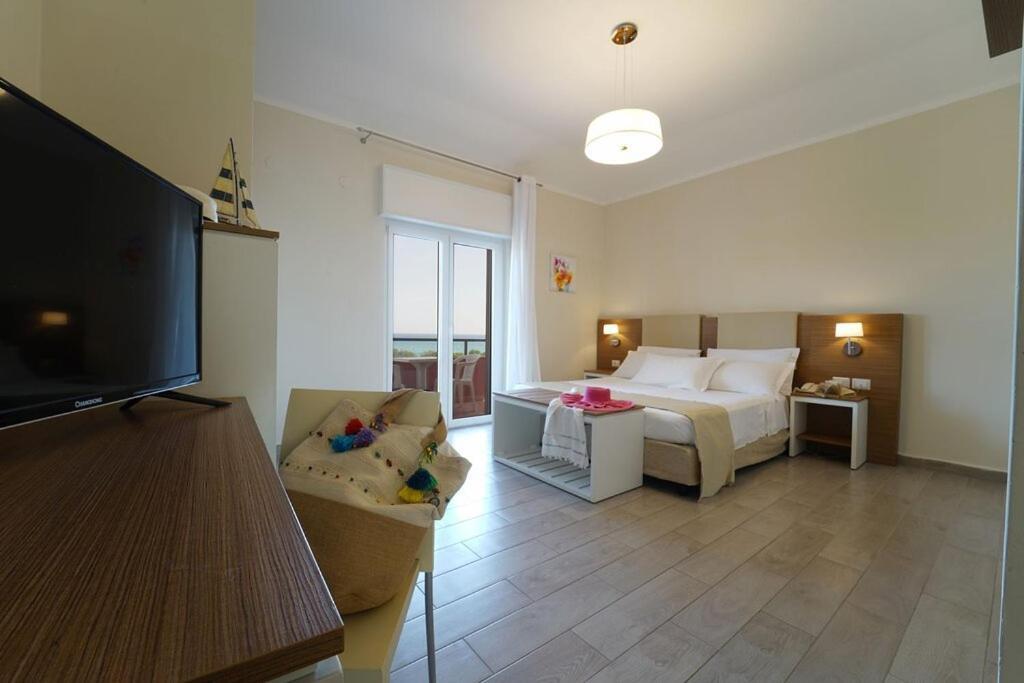 Hotel Villaggio Casarossa Crotone Eksteriør bilde
