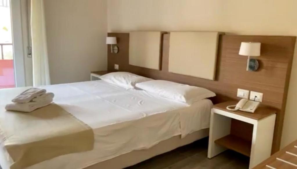 Hotel Villaggio Casarossa Crotone Eksteriør bilde
